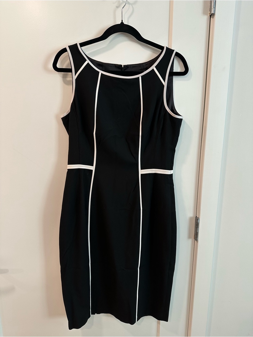NWT WHBM Dark Contrast Black White Sheath Dress Size 8